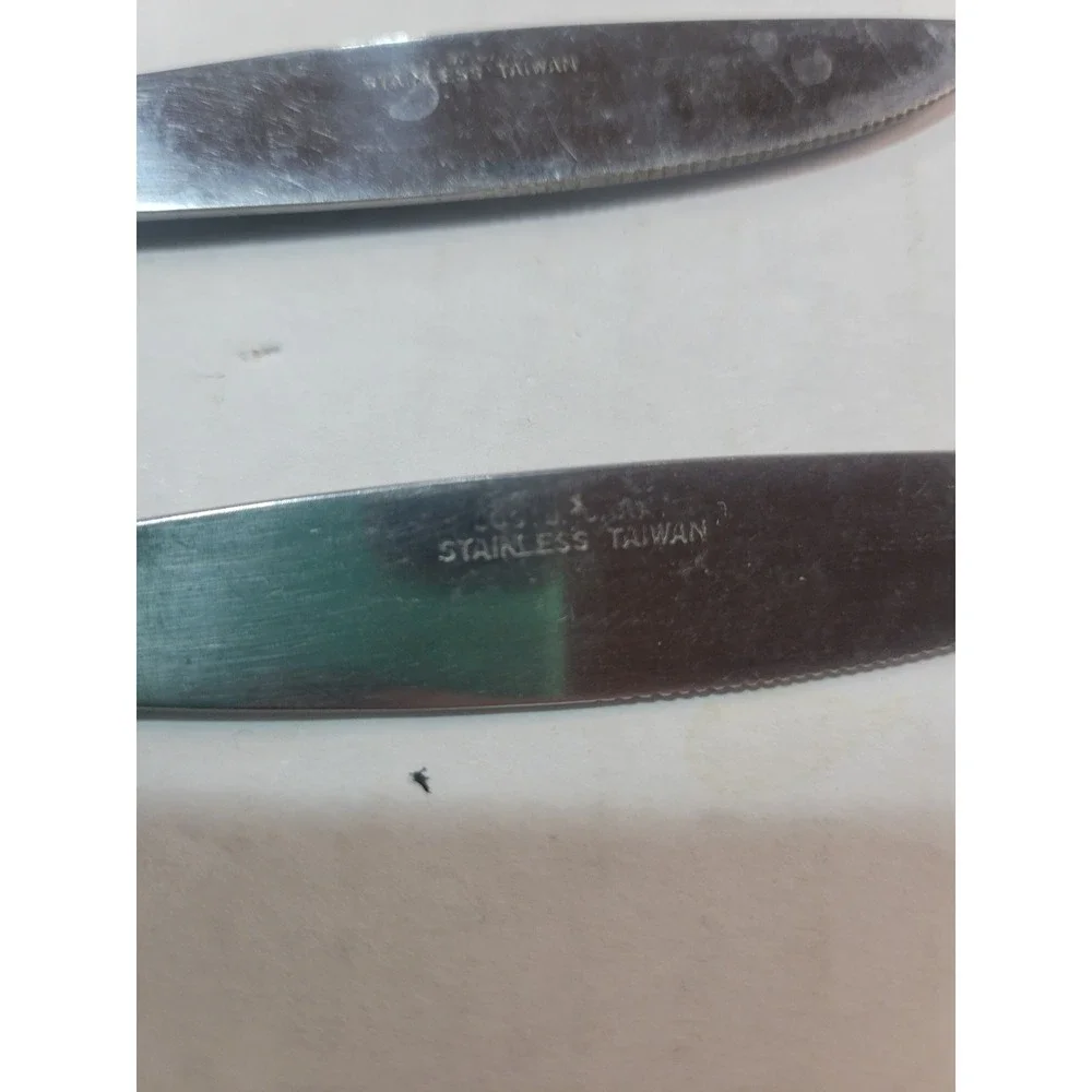 Vintage Geo S‎ Leiner Co Stainless Taiwan Rose Floral Dinner Knives Set of 2